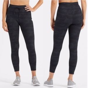 Vuori Daily Leggings Black Camo Camouflage Print Medium